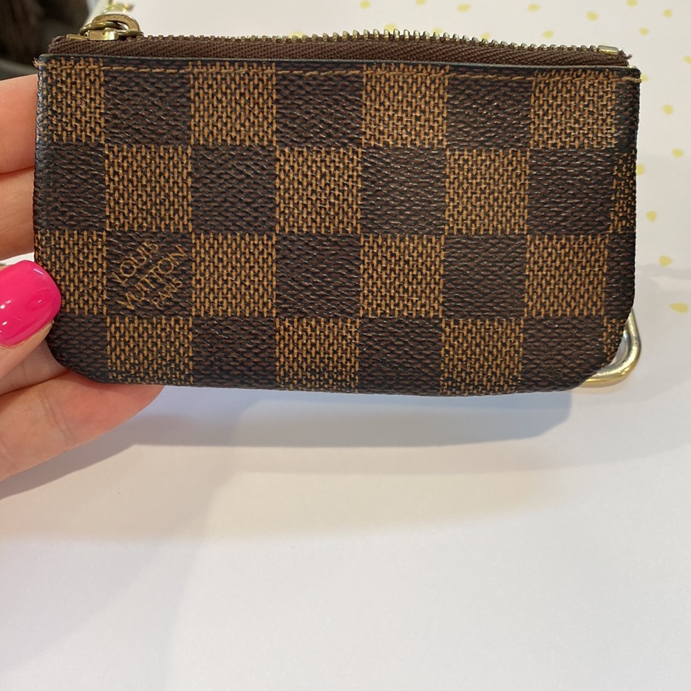 Authentic Louis Vuitton key pouch - Picture 6 of 8